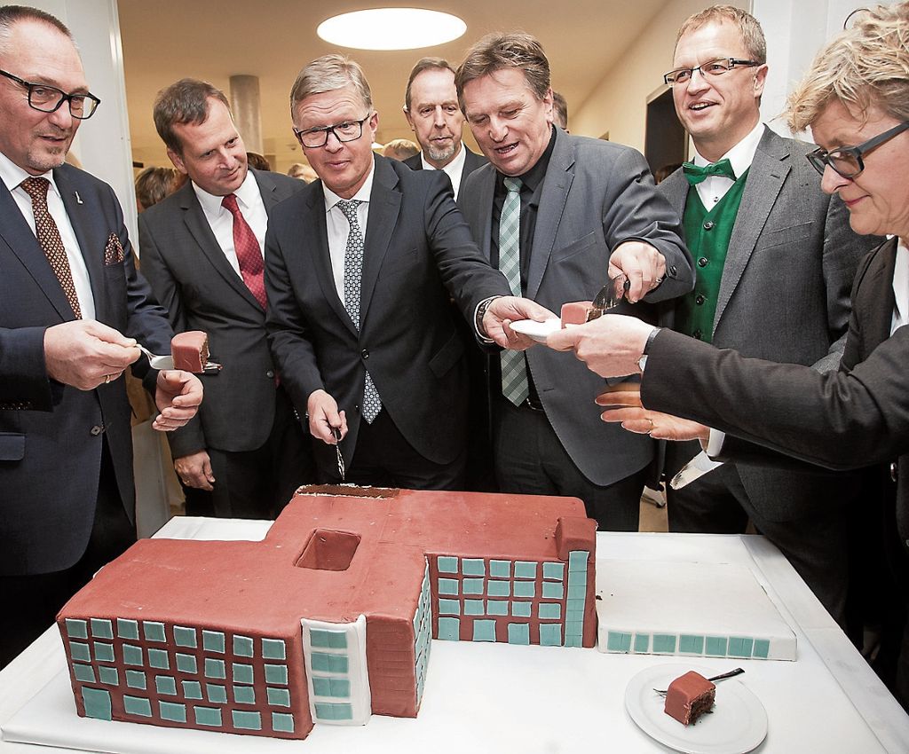 KIRCHHEIM:  Psychiatrie nun an einem Standort konzentriert - Neubau für 18 Millionen Euro: Nach steinigem Weg am Ziel