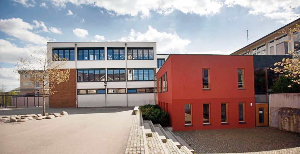 NEUHAUSEN:  Bau einer zweiten Grundschule ist absehbar - Viele Eltern sprechen sich dafür aus: Große Baustellen in der Schullandschaft