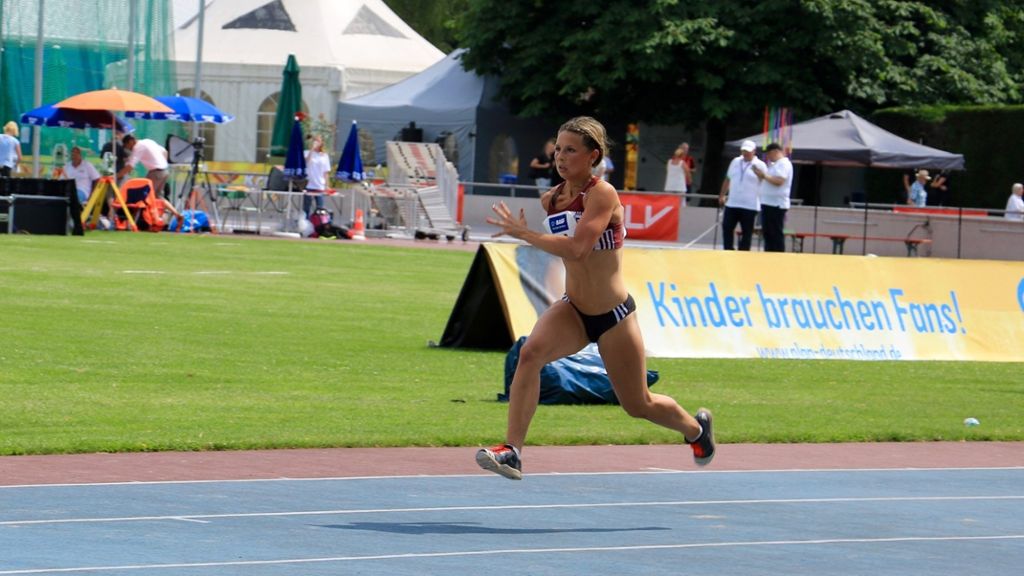 Ostfilderner Dreispringerin Leonie Neumann ist deutsche Meisterin: Hop, step, jump