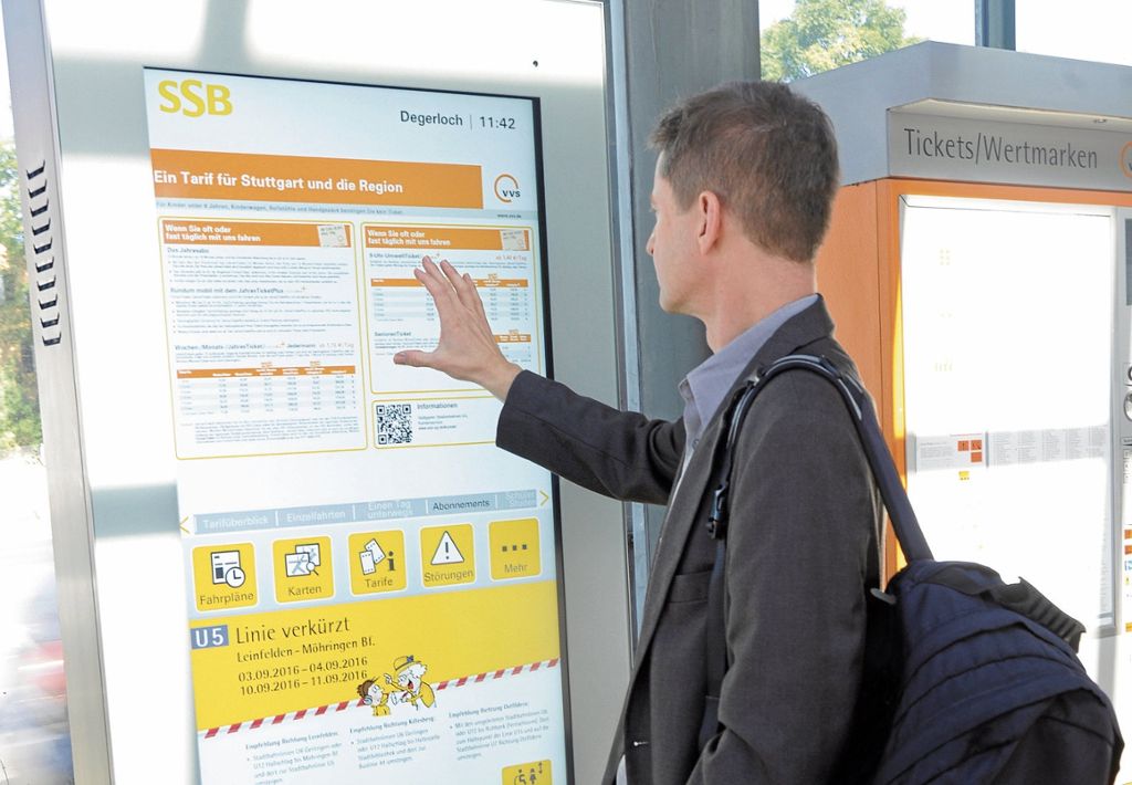 Stuttgarter Straßenbahnen AG erprobt elektronische Fahrgastinformation an der Haltestelle Degerloch: Bildschirme ersetzen Papieraushänge