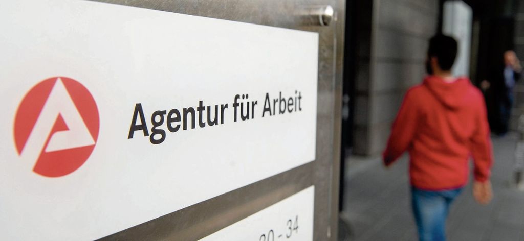 In Stuttgart sinkt die Zahl der Arbeitslosen auf 16 059 - Südwest-Behördenchef: Jobsuchende Flüchtlinge haben 2017 kaum Einfluss auf Quote: „Krisen wirken sich nicht auf lokalen Arbeitsmarkt aus“