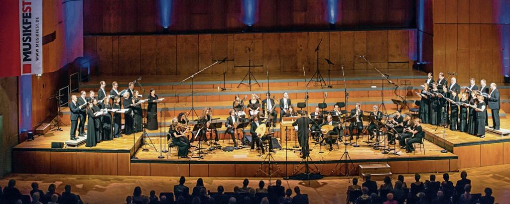 Musikfest Stuttgart eröffnet mit Monteverdis Marienvesper im Beethovensaal - Hans-Christoph Rademann stellt sein neues Ensemble Gaechinger Cantorey vor: Ein musikalisches Füllhorn