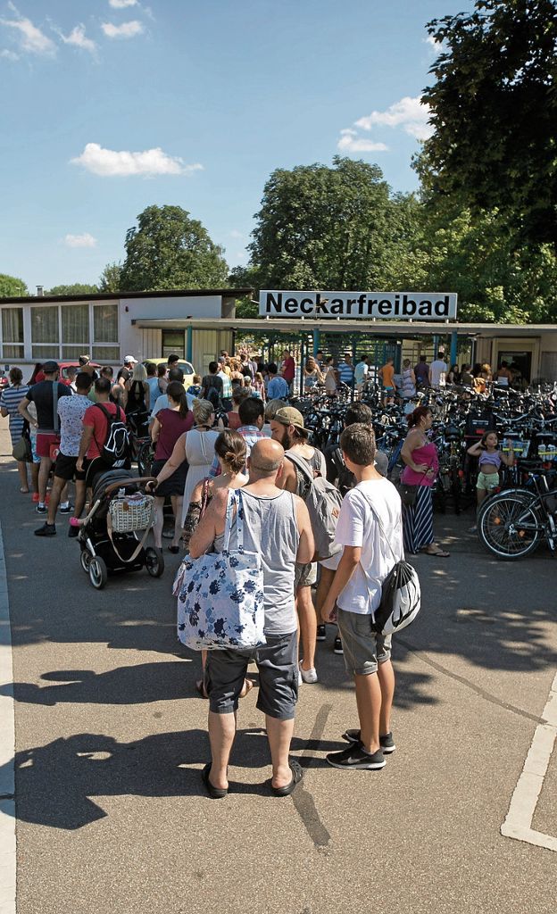 ESSLINGEN: Der Verwaltungsausschuss vertagt die Entscheidung über die Zukunft der Bäder in der Stadt - OB Zieger irritiert: Bäderkonzept noch immer nicht in trockenen Tüchern