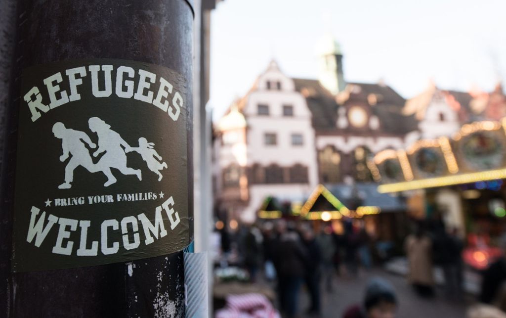 Nach dem Tod einer 19-jährigen Studentin in Freiburg steht ein Flüchtling unter Verdacht. Während der 17-Jährige schweigt, wird die politische Debatte über unbegleitete Flüchtlinge hitzig geführt.: Kontroverse Debatte über Fall der getöteten Studentin in Freiburg