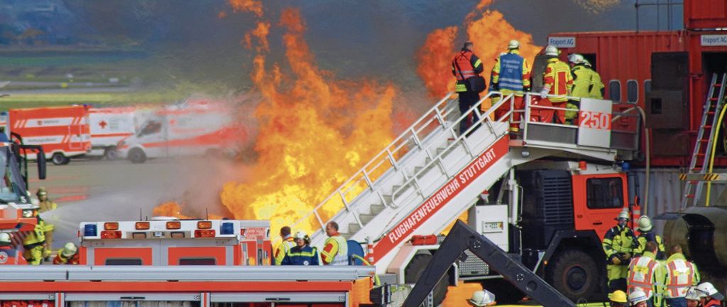 400 Rettungskräfte proben den Ernstfall am Flughafen: Notfallübung mit brennendem Flugzeug