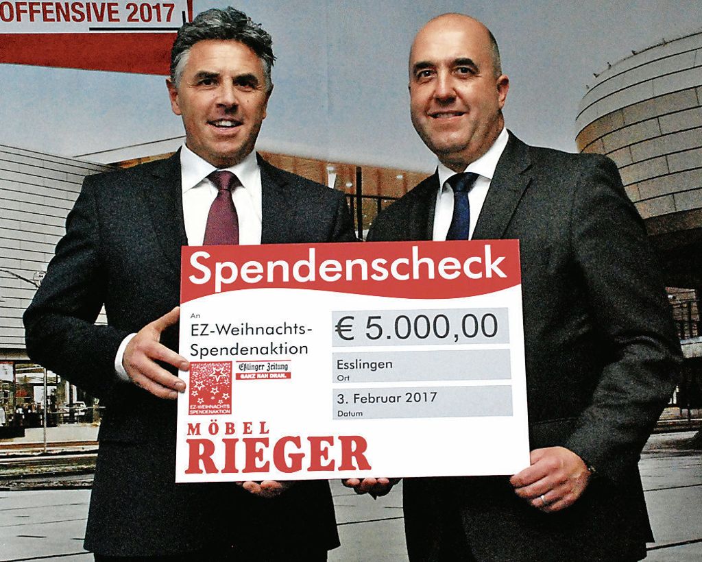 ES-SIRNAU: Erlebnistag des Möbelhauses Rieger bringt 5000-Euro-Spende: Stattlicher Schlusspunkt