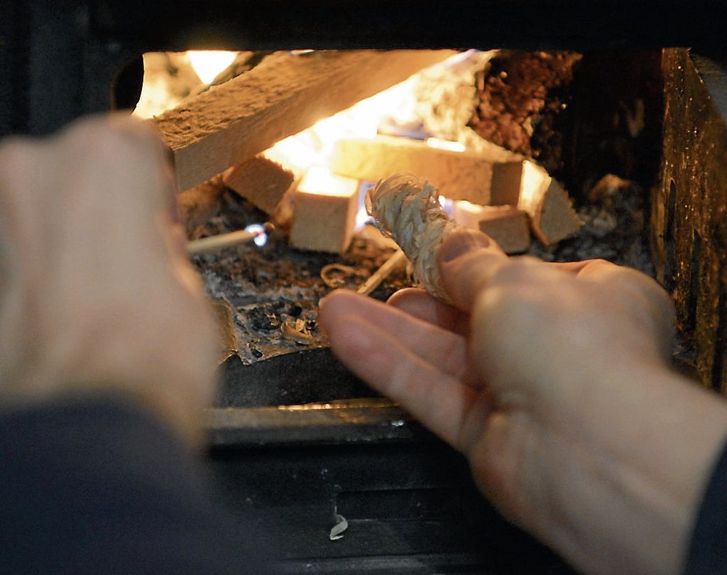 Heizungsbranche läuft Sturm gegen Kaminverbot bei Feinstaubalarm - Maßnahme endet heute um 24 Uhr: Noch ist der Ofen nicht aus