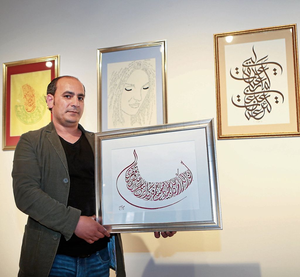 KIRCHHEIM/WERNAU:  Imad Alkhaldi stellt in der Galerie im Kornhaus aus - Der syrische Künstler etabliert sich in der regionalen Szene: Meditation mit arabischen Schriftzeichen