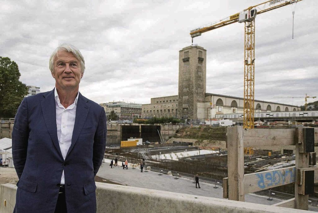 Im Rathaus weist man den alleinigen Realisierungsanspruch von Architekt Christoph Ingenhoven zurück: Stadt plant Wettbewerbe für das Bahnhofsumfeld