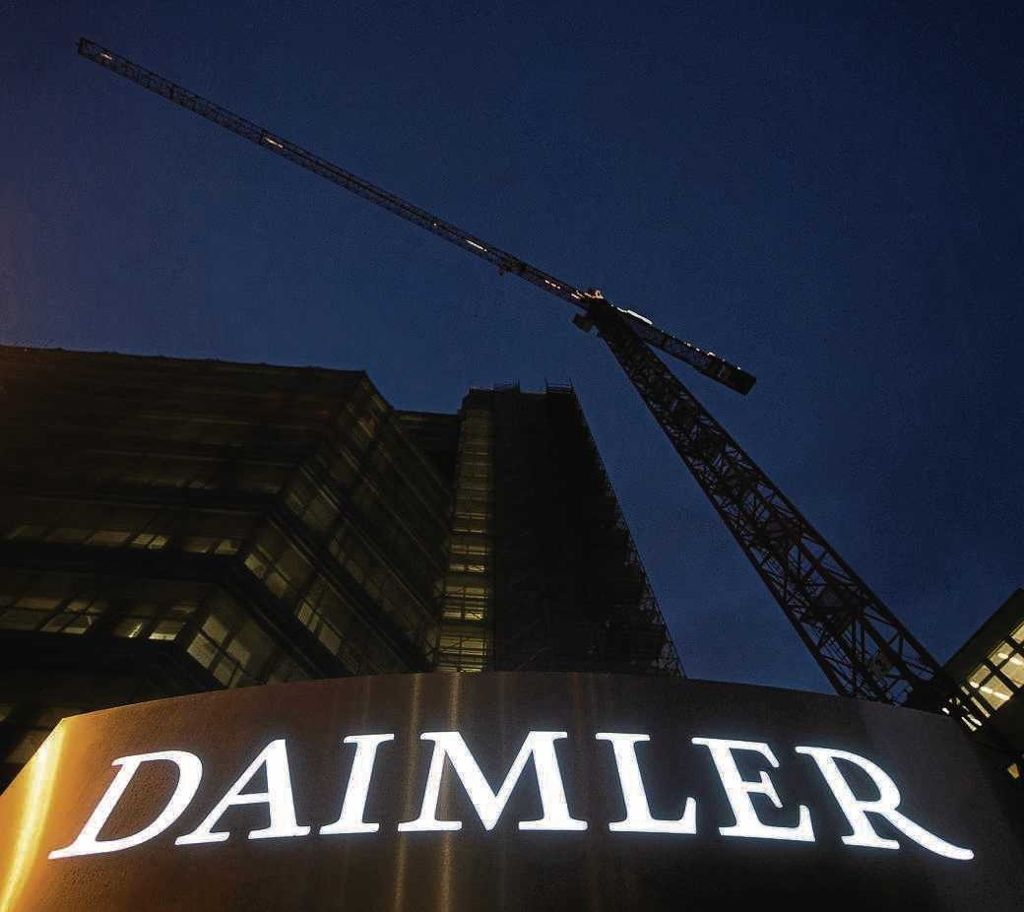 Daimler nimmt Absatz- und Umsatzerwartungen zurück