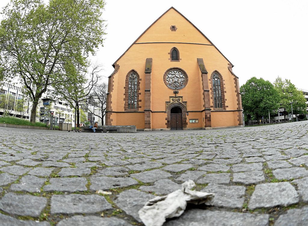 Evangelische Kirche bekommt von Stadt mehr als 12 000 Euro Reinigungsgebühren zurück: Streit um Kehrwoche endet mit Vergleich
