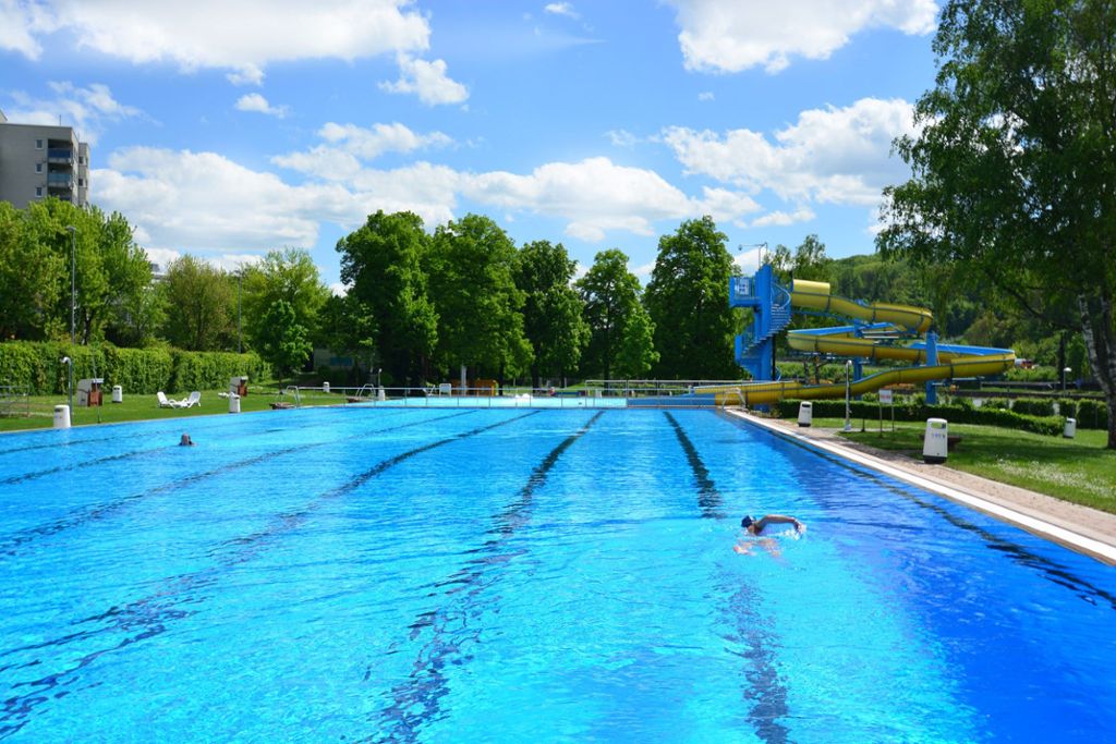 Ab 6.30 Uhr kann man im Neckarfreibad seine Bahnen ziehen: Erweitertes Angebot für Frühschwimmer