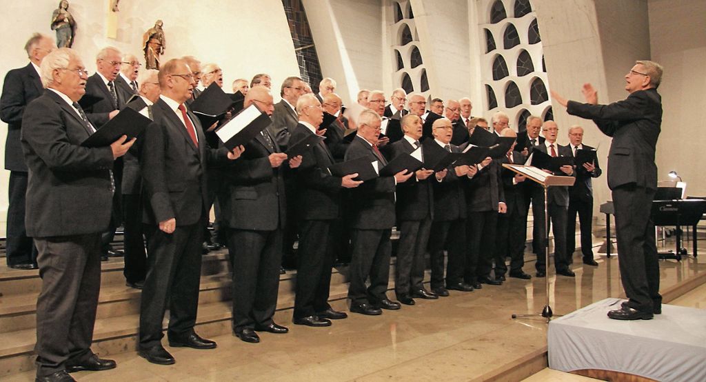 OSTFILDERN:  Gesangverein Eintracht Nellingen präsentiert festliches Weihnachtskonzert in der katholischen Kirche: „Nun singet und seid froh“
