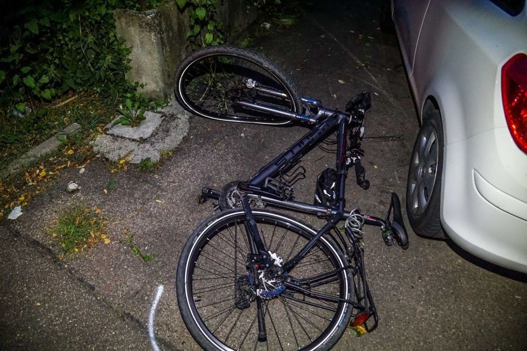 Radfahrer stirbt nach Kollision mit Pkw in Plochingen : Tödlicher Unfall wegen Ohnmacht am Steuer