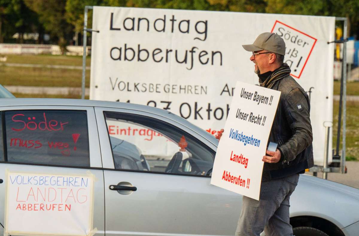 Coronagegner in Bayern machen mobil: „Söder müsste zurücktreten“