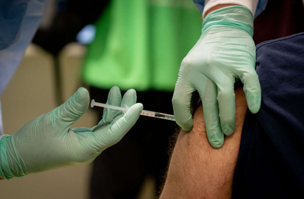 Einrichtungsbezogene Impfpflicht: Pflegeverband warnt vor verschärftem Personalmangel