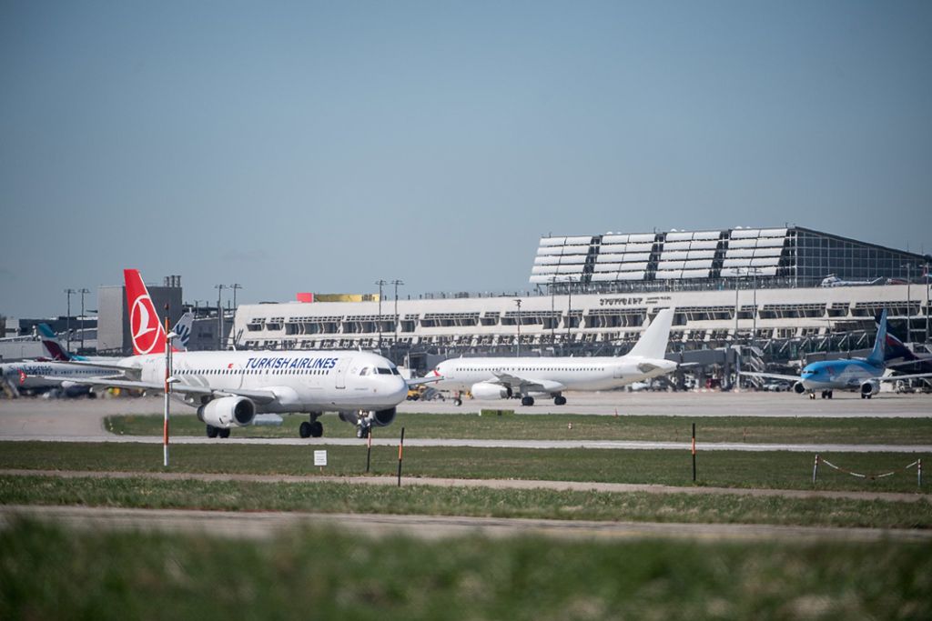 Sprecher nennt Gewitter und Rotationsprobleme als Gründe: Mehr als 10.000 Flüge in Stuttgart verspätet