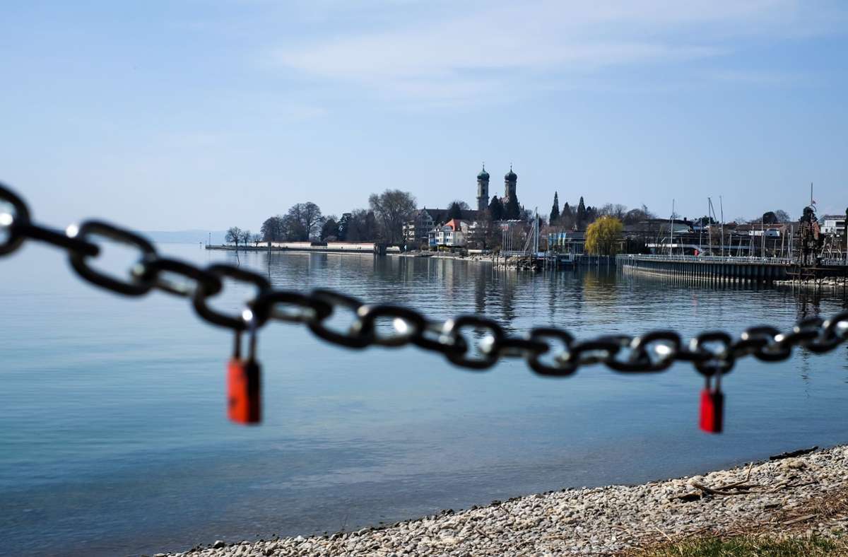 Schreckmomente am Bodensee: Jugendliche geraten auf selbst gebauten Flößen in Seenot