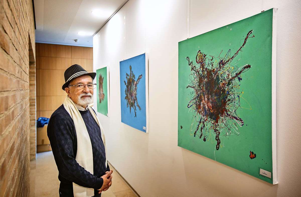 Atif Durakovic hat Gemälde wie seine Serie „Farbexplosion“ in Baltmannsweiler ausgestellt.