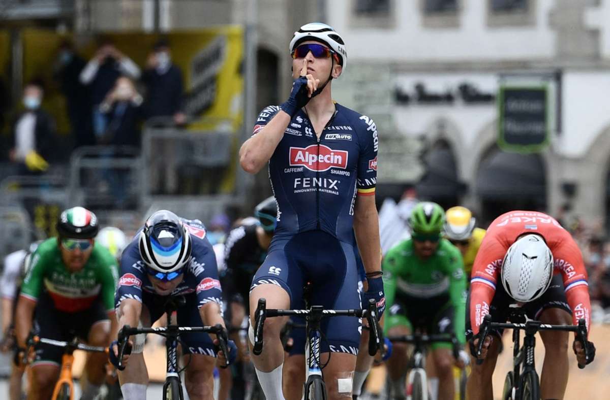 Tour de France: Tim Merlier gewinnt dritte Etappe – Sturz-Schock für Top-Favorit Roglic