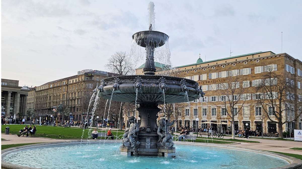 Frühling in Stuttgart: Die Brunnen auf dem Schlossplatz plätschern wieder
