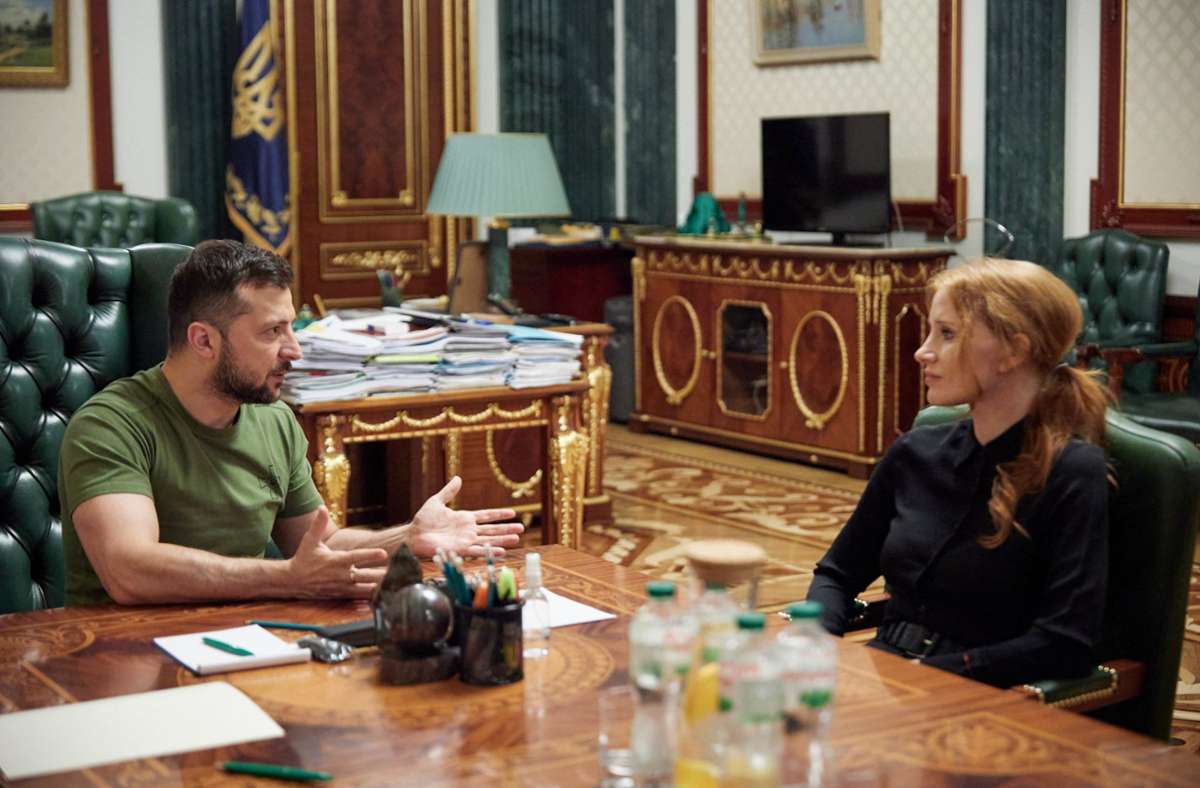 Hollywoodstar Chastain besuchte laut Medien Wolodymyr Selenskyj.