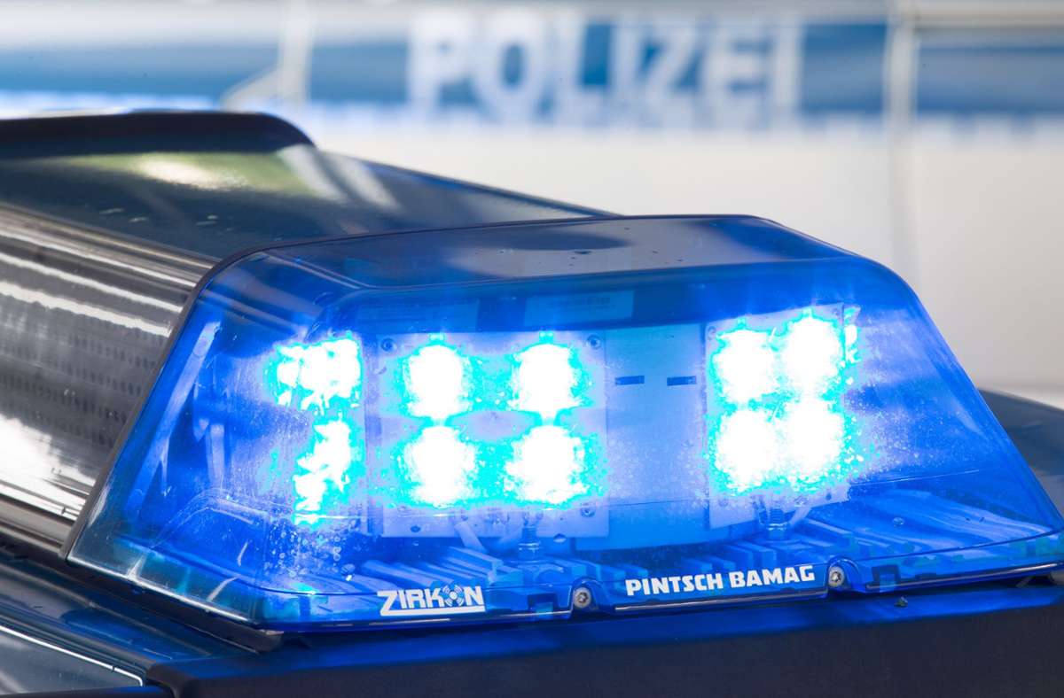 Unfall in Filderstadt-Bernhausen: Bus touchiert bei  Bremsmanöver Ampel