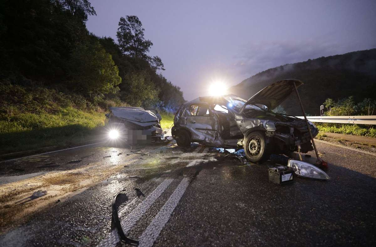 Unfall in Geislingen: Autofahrer stirbt nach Zusammenstoß mit Gegenverkehr