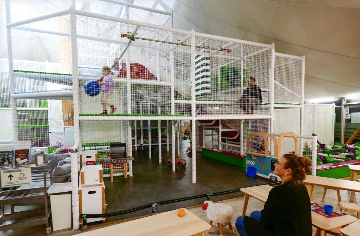 Philipp Kratschmer hat das Spielzelt so konzipiert, dass jüngere und ältere Kinder gleichermaßen Kurzweile haben. Foto: Simon Granville