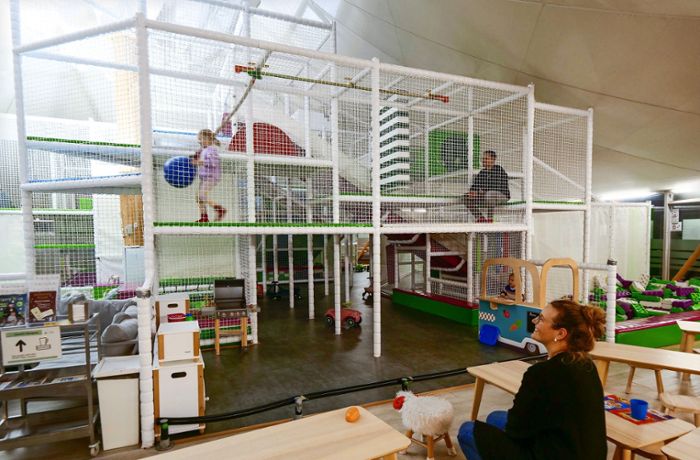 Spielzelt in Leonberg: Spielvergnügen unterm Zeltdach