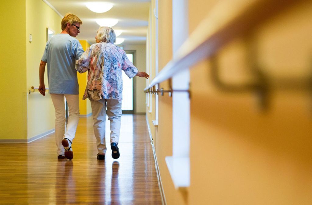 Personalnot in der Altenpflege: SPD: 15,40 Euro als Pflegestundenlohn  viel zu wenig