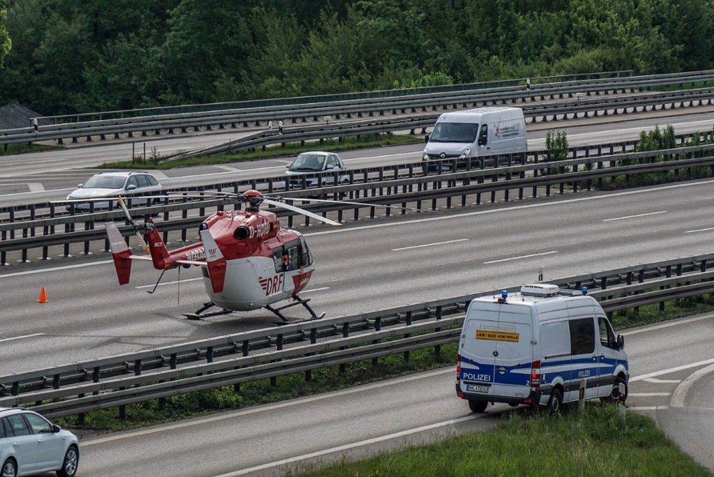 07.05.2019: Auf der A8 fuhren  zwischen der Ein- und Ausfahrt Wendlingen in Fahrtrichtung Kirchheim  mehrere Fahrzeuge aufeinander.