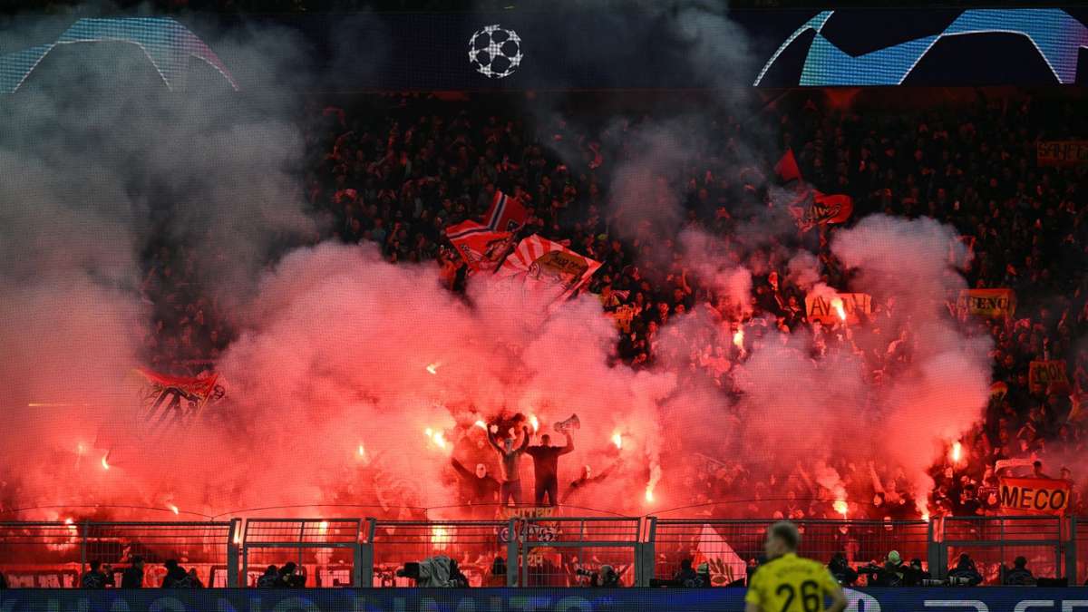 Im Champions League-Spiel von Borussia Dortmund gegen Atlético Madrid sind die Zuschauer elektrisiert: Atlético-Fans zünden sogar Pyrotechnik. Lohnt sich das Anfeuern und die Mannschaft erreicht das Halbfinale?