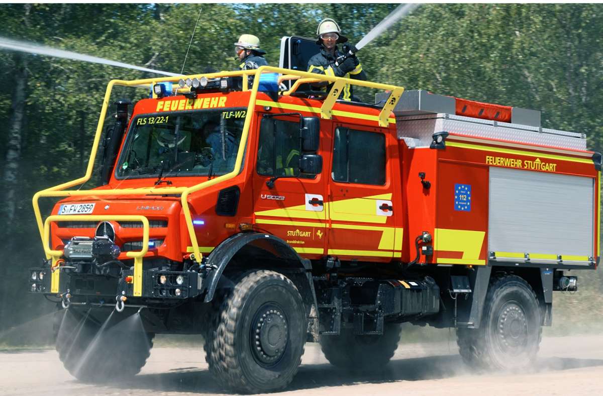 Bundesweit einzigartige Unimog-Einheit: Waldbrand, Flut, Steilgelände – Stuttgarter Feuerwehr rüstet auf