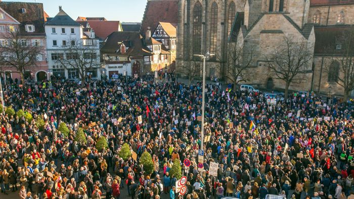 Zehntausend Menschen demonstrieren in Esslingen und Kirchheim