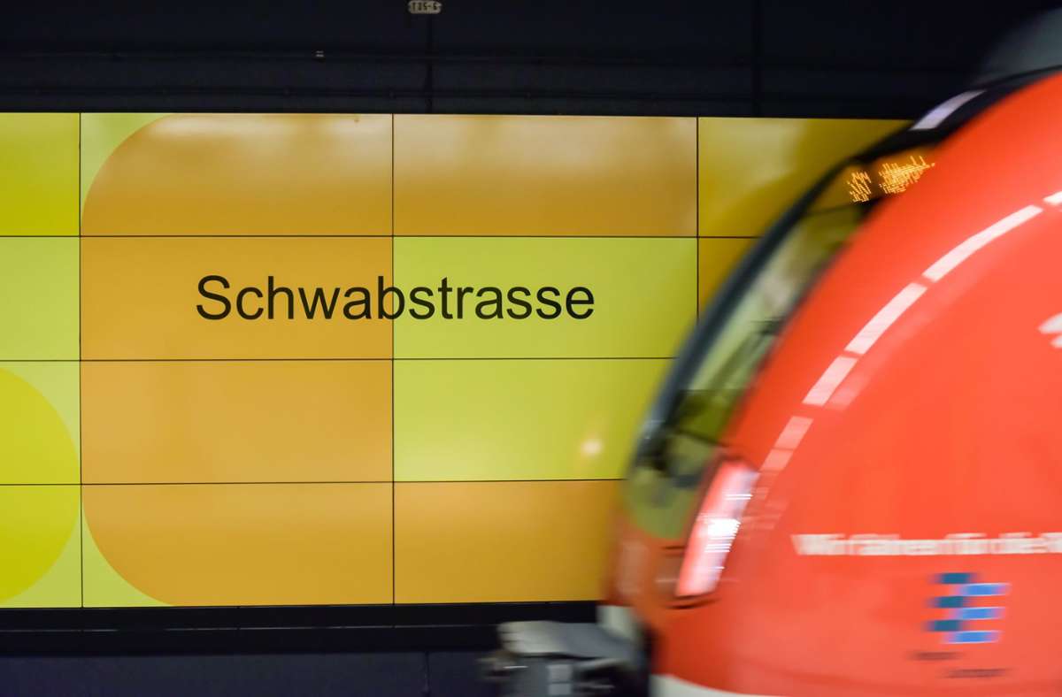 Richtung Schwabstraße: Mann mit Messer in Stuttgarter S-Bahn unterwegs