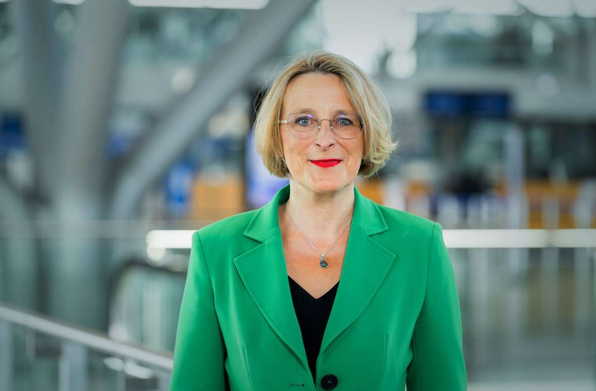 Arina Freitag geht nach Arnheim: Stuttgarter Flughafenchefin zieht es in die Strombranche