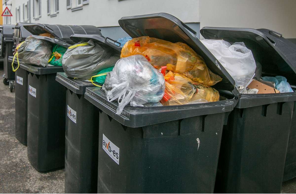 Abfallentsorgung im Kreis Esslingen gestört: Mülltonnen werden nicht geleert