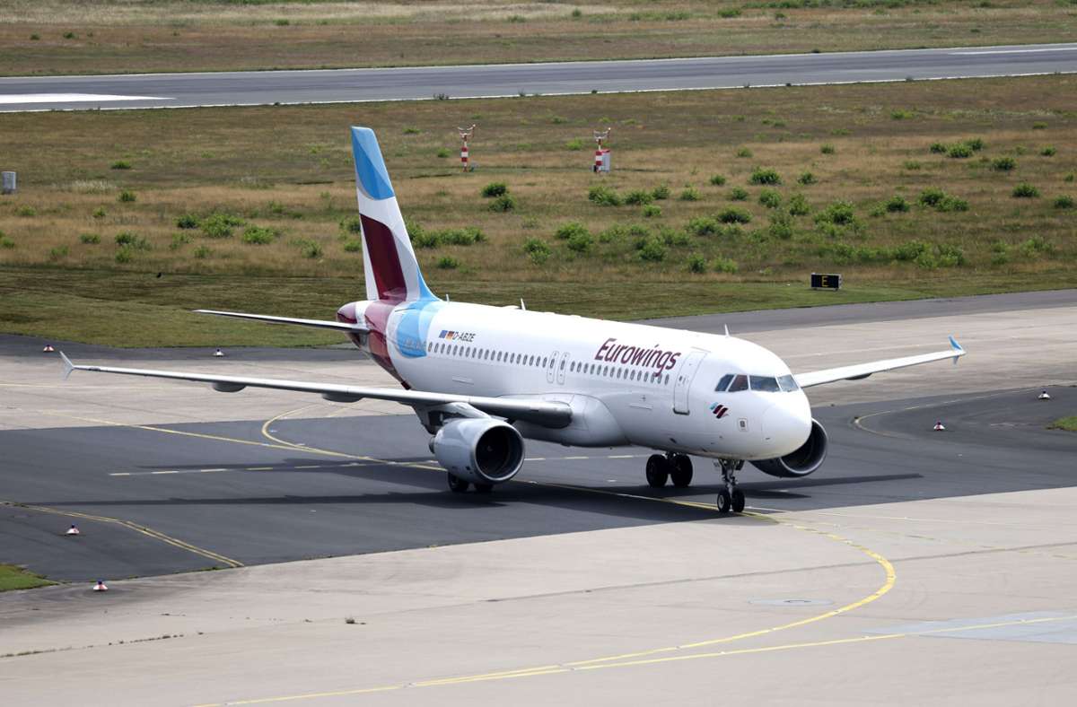 Die Eurowings-Flugzeuge könnten bald wieder am Boden bleiben. Foto: dpa/Thomas Banneyer