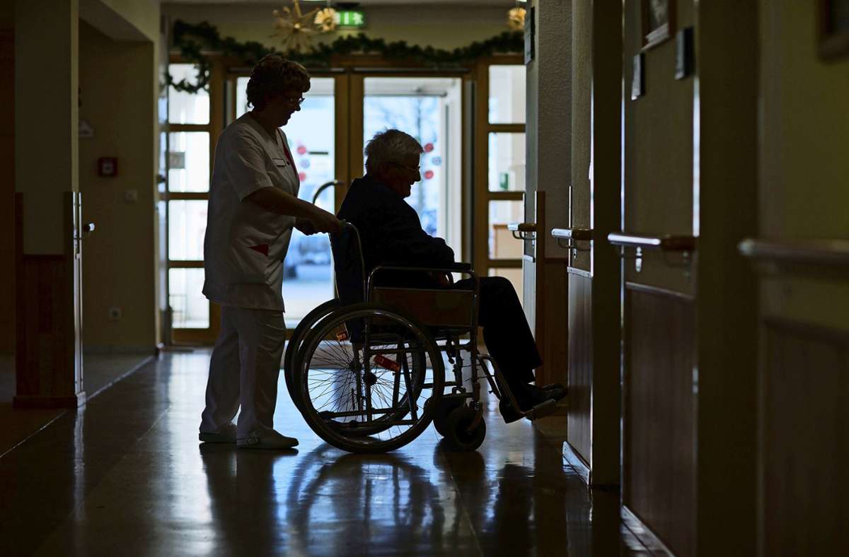 Stuttgart und die Region: Angehörige kritisieren starke Preissprünge in Pflegeheimen