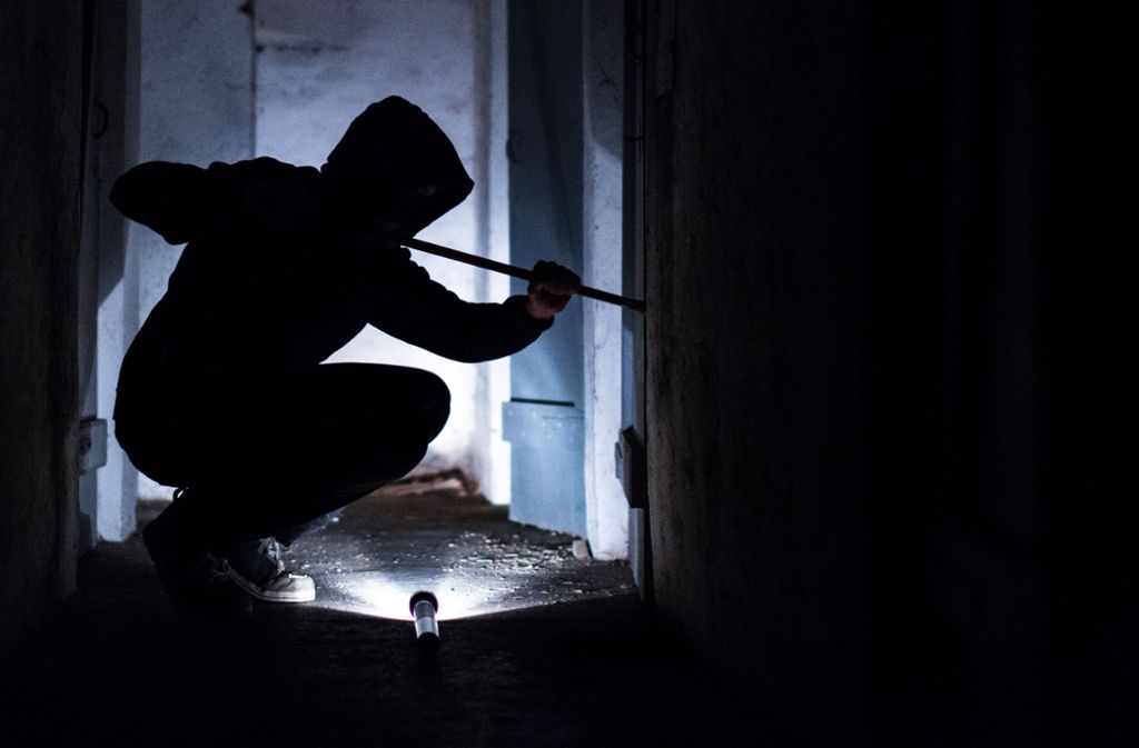 Ostfildern: Einbrecher gelangt mit verstecktem Schlüssel ins Haus