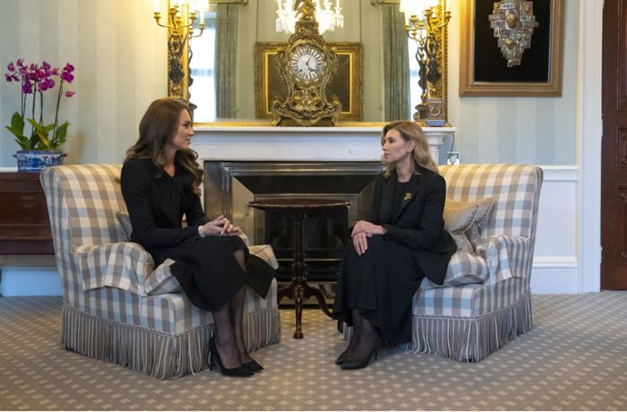 Besuch bei Prinzessin Kate: Olena Selenska vertritt ihr Land bei Queen-Trauerfeier