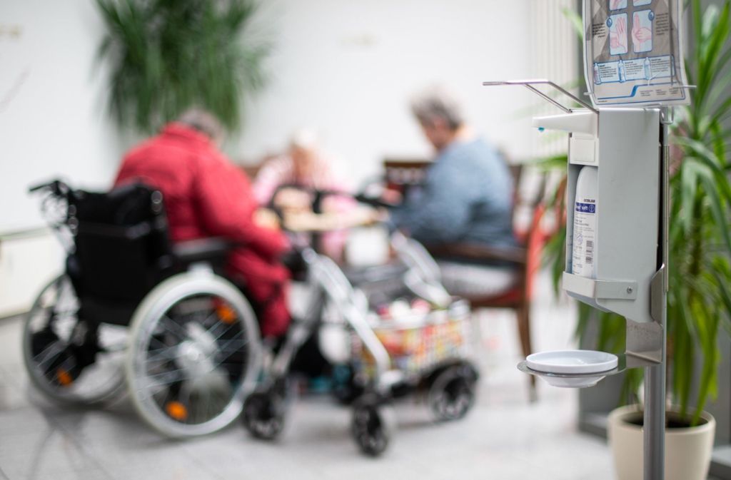 Corona-Krise in Baden-Württemberg: Ministerium lockert Besuchsverbote für Altenheime