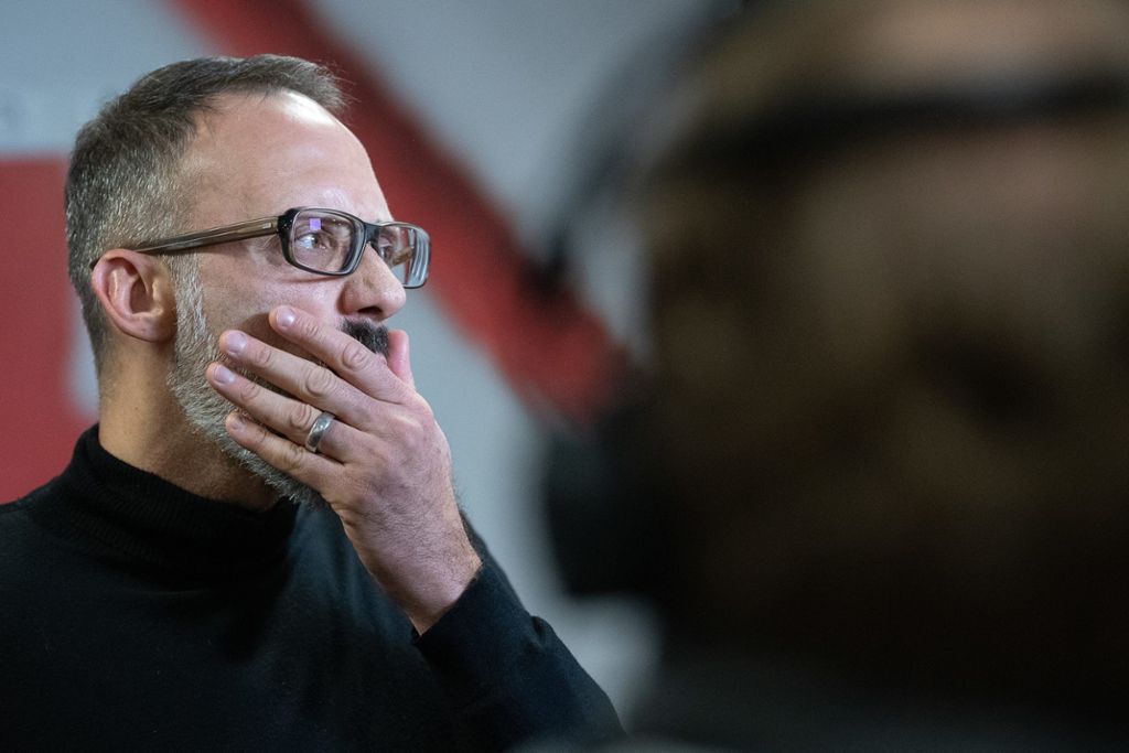 Der VfB empfängft am Mittwoch den 1. FC Heidenheim: VfB-Trainer Matarazzo erwartet Dreikampf im Zweitliga-Aufstiegsrennen