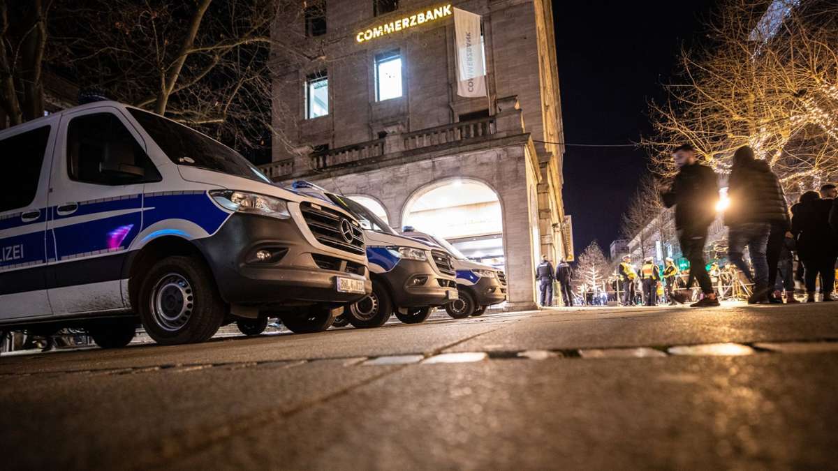 Gruppengewalt in Stuttgart: Blutige Messerattacke am Schlossplatz