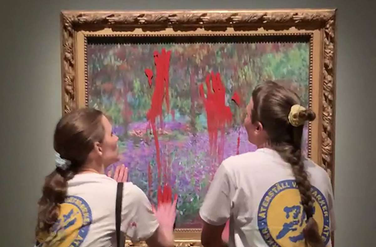Stockholm: Klimaaktivistinnen kleben sich  an Monet-Gemälde fest
