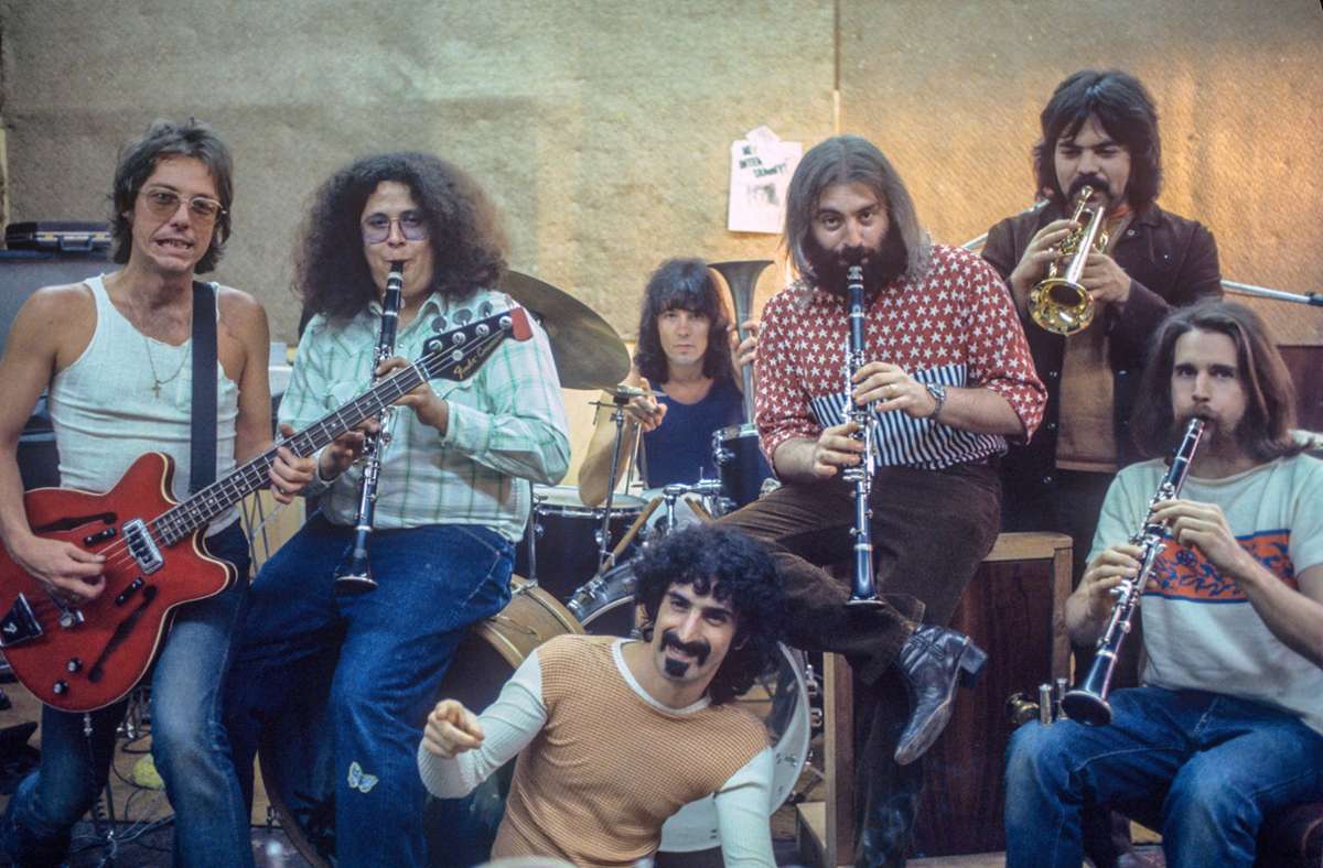Auch Frank Zappa (unten) und seine Mothers of Invention verkehrten im Laurel Canyon