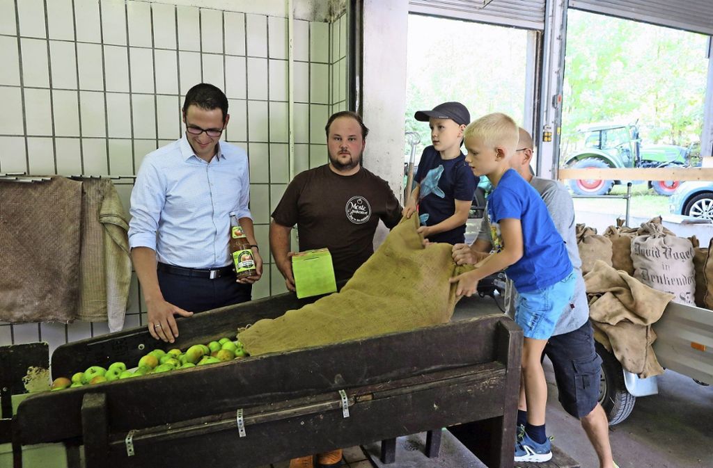 In der gemeindeeigenen Moste herrscht Hochbetrieb – Bag-in-Box-Verfahren kommt gut an: Junge Familien lieben Saft aus eigenen Äpfeln