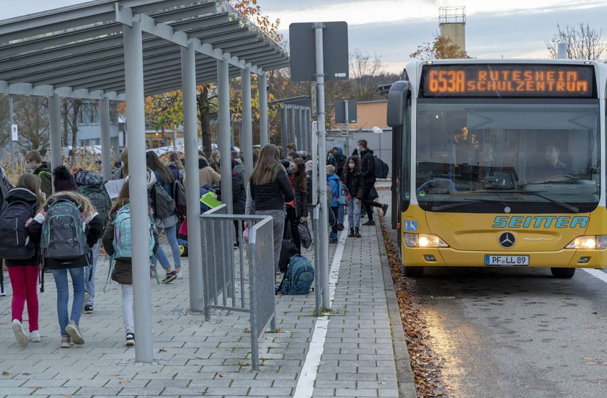 Schülerbeförderung in Corona-Zeiten: Zusätzliche Millionen für mehr Busse in Baden-Württemberg