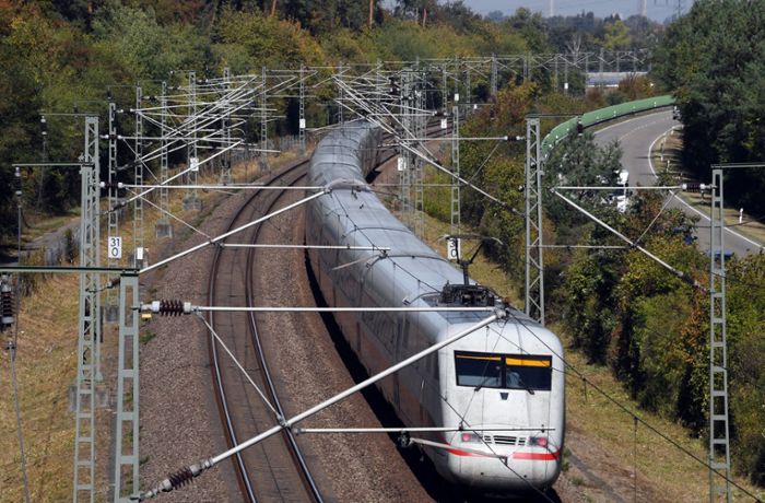 Von Stuttgart nach Mannheim: Bauarbeiten an gesperrter Strecke sind  im Zeitplan